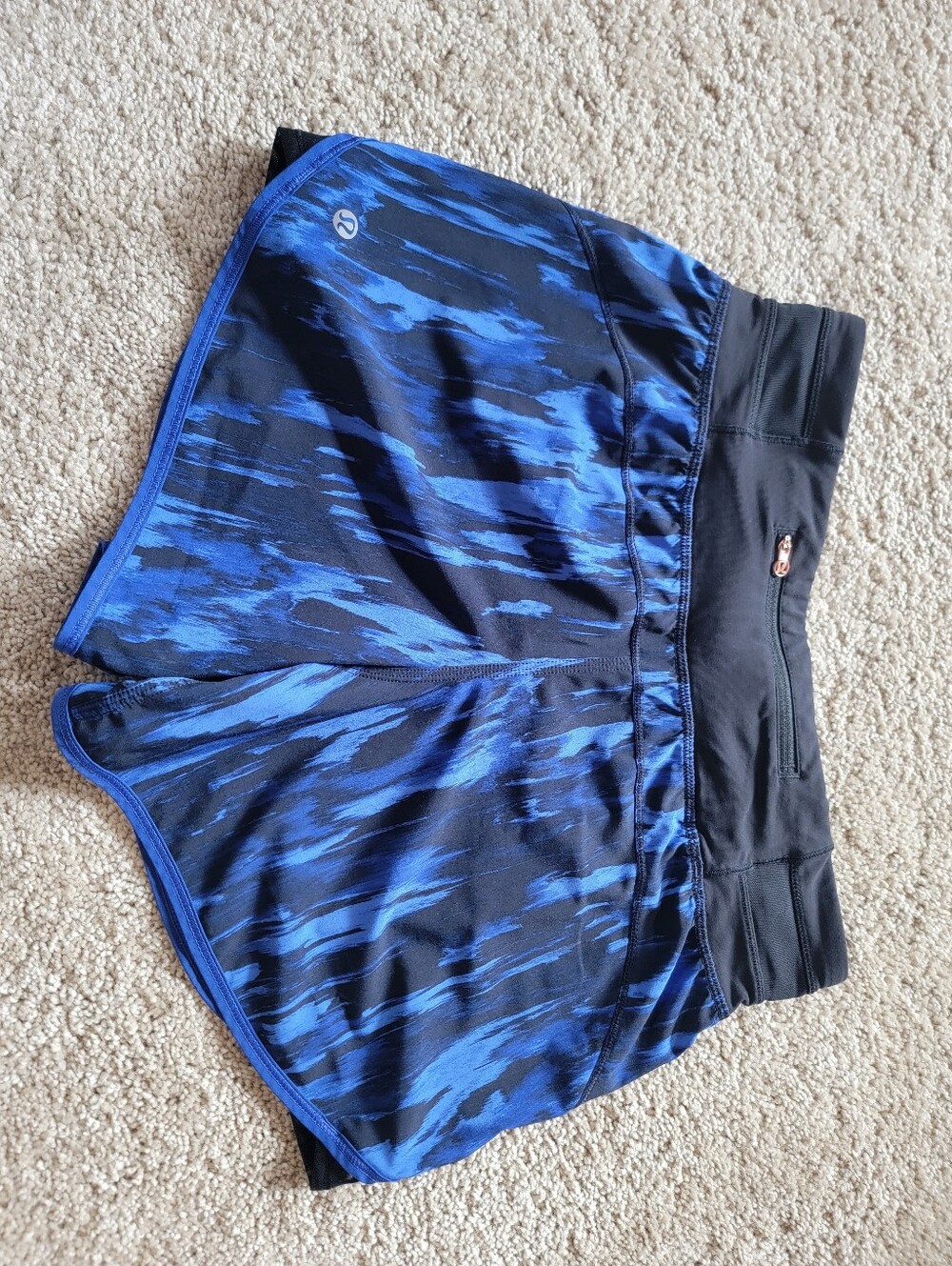Lululemon Kanto Catch Me Athletic Shorts Animal Print Pattern Summer Casual BLUE